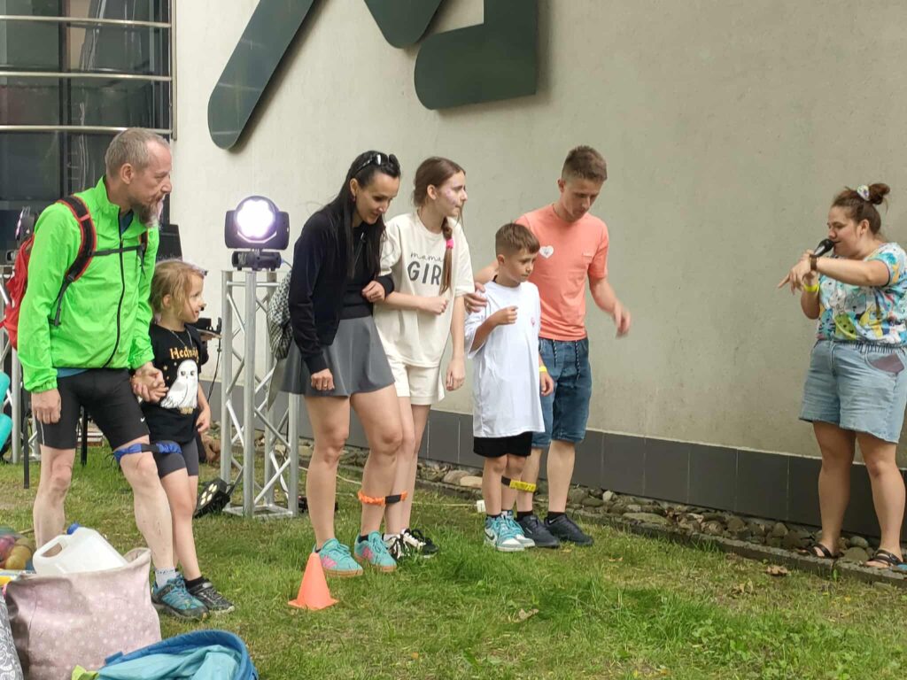Strona główna Zabawy dzieci na pikniku